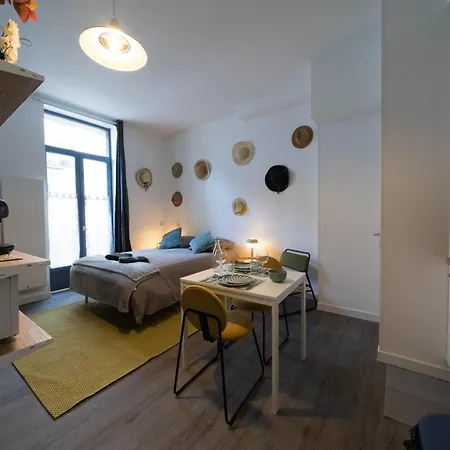 Appartunique - Bardiaux - Moderne - Centre-ville 公寓式酒店 3*