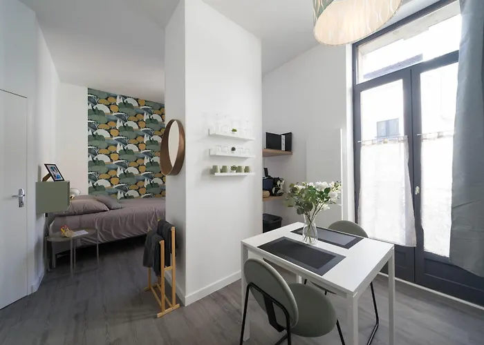 Апарт-отель Appartunique - Bardiaux - Moderne - Centre-ville Виши